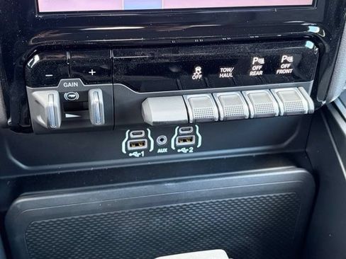 New 2026 RAM 2500 Big Horn AWD/4WD image 21