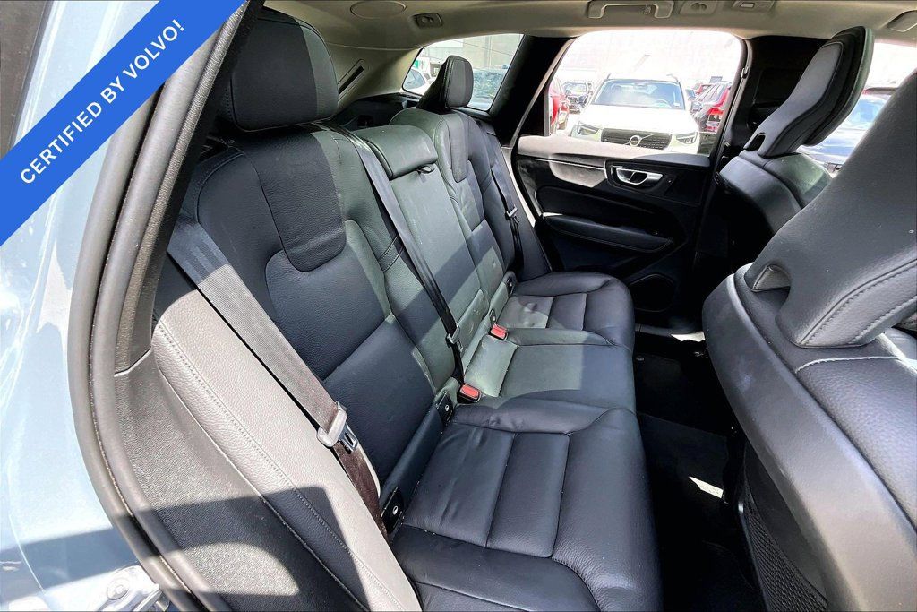 Certified 2024 Volvo XC60 B5 Plus w/ Climate Package AWD/4WD image 35