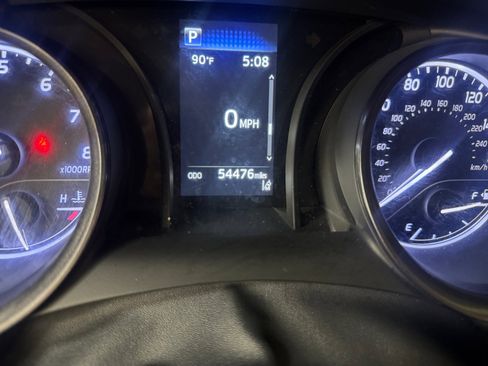 Used 2022 Toyota Camry SE image 11