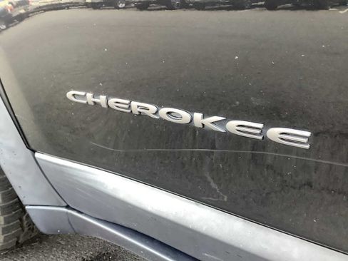 Used 2020 Jeep Cherokee Trailhawk w/ Comfort/Convenience Group AWD/4WD image 7