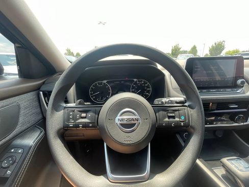 Used 2021 Nissan Rogue SV FWD image 13