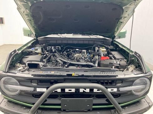 Used 2022 Ford Bronco Outer Banks w/ Sasquatch Package AWD/4WD image 11