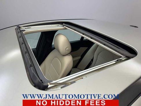 Used 2019 Mercedes-Benz C 300 4MATIC Sedan image 11