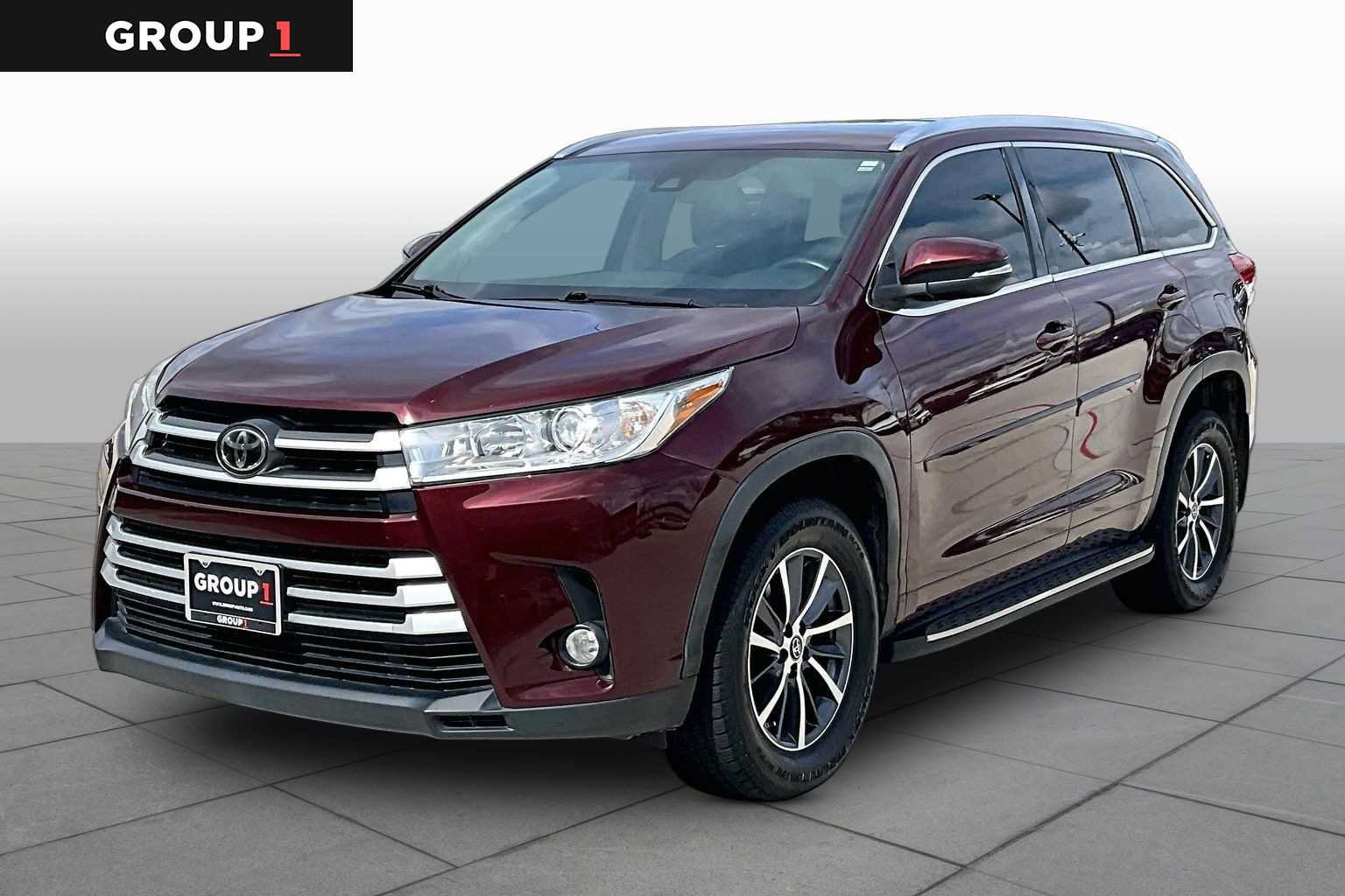 Used 2017 Toyota Highlander XLE FWD image 1