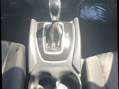 Used 2020 Nissan Rogue SV FWD image 22