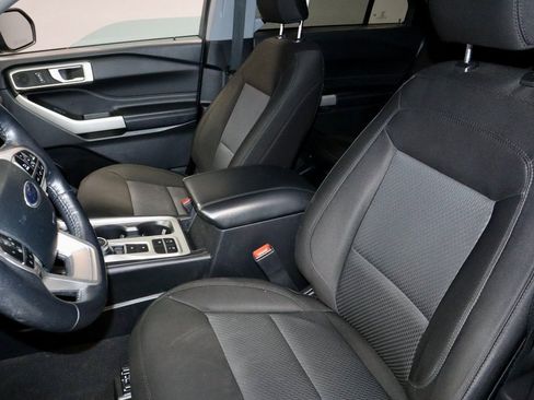 Certified 2022 Ford Explorer XLT image 26