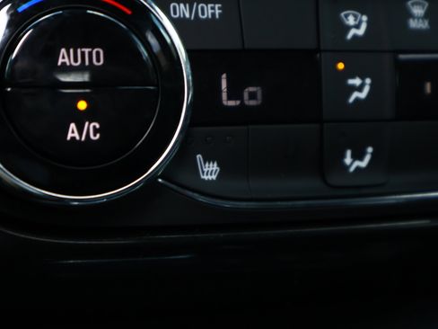 Used 2025 Chevrolet TrailBlazer RS w/ Convenience Package FWD image 5