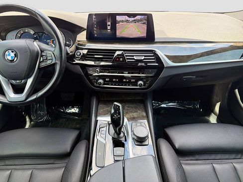 Used 2019 BMW 530i xDrive w/ Convenience Package AWD/4WD image 18