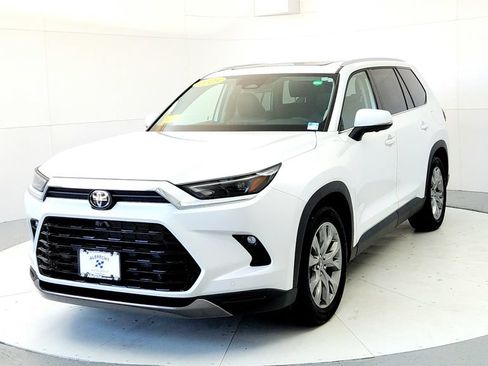 Certified 2025 Toyota Grand Highlander FWD image 2