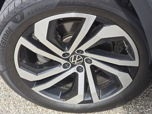 Used 2020 Volkswagen Atlas Cross Sport SEL Premium AWD/4WD image 31