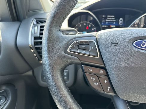 Used 2018 Ford Escape Titanium w/ Ford Safe & Smart Package AWD/4WD image 9