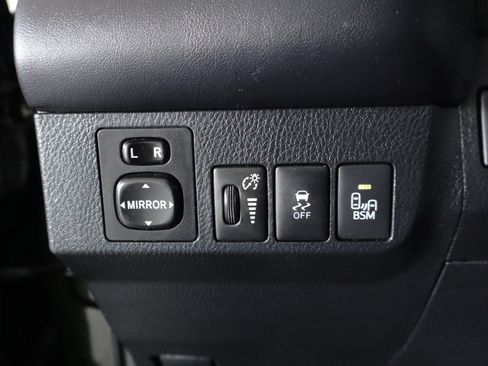 Used 2013 Toyota RAV4 Limited AWD/4WD image 18