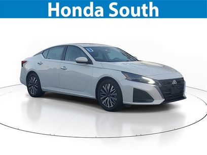 Used 2023 Nissan Altima 2.5 SV