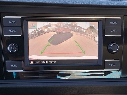 Used 2022 Volkswagen Jetta SE image 22