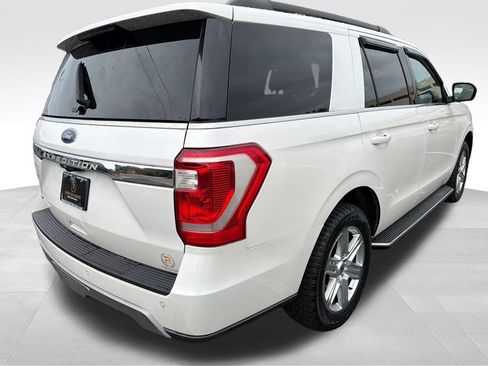 Used 2019 Ford Expedition XLT w/ Equipment Group 202A AWD/4WD image 5