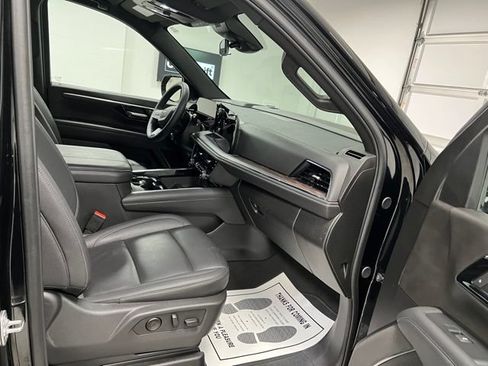 Used 2025 Chevrolet Tahoe LT AWD/4WD image 50
