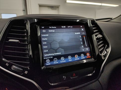 Used 2020 Jeep Cherokee Limited image 49