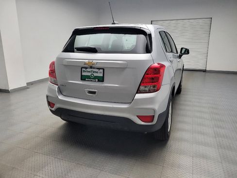 Used 2020 Chevrolet Trax LS FWD image 7