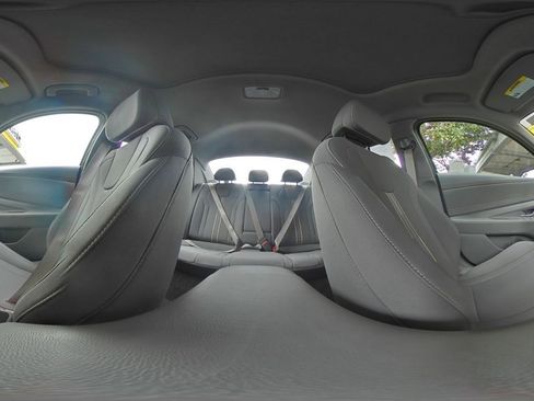 Used 2025 Hyundai Elantra SEL image 37