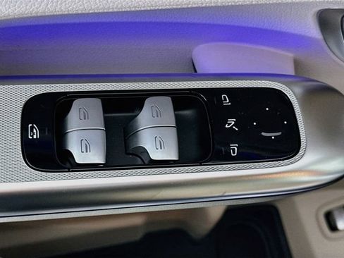 Used 2026 Mercedes-Benz GLC 300 image 18