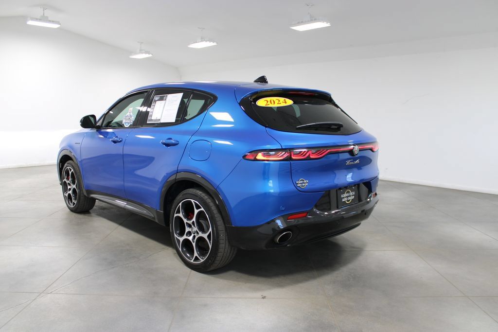 Used 2024 Alfa Romeo Tonale Veloce AWD/4WD image 7