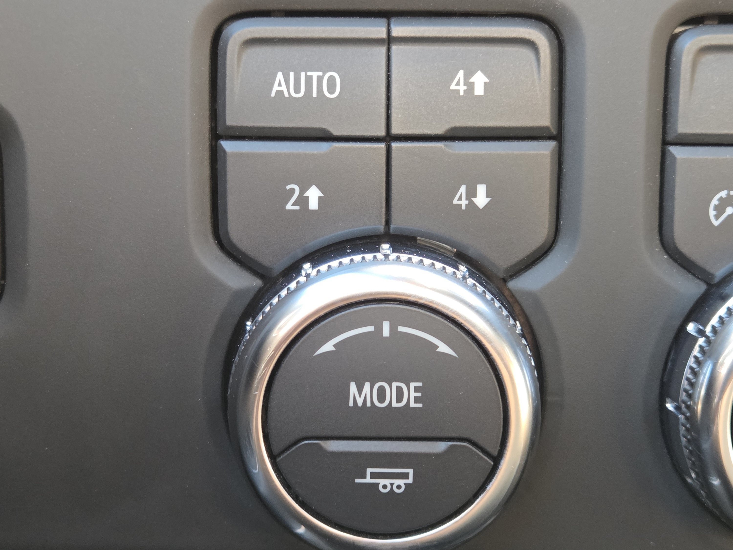 Used 2024 GMC Sierra 2500 Denali AWD/4WD image 11