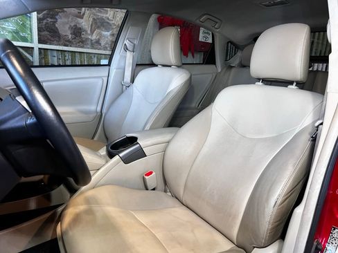 Used 2014 Toyota Prius Four image 17