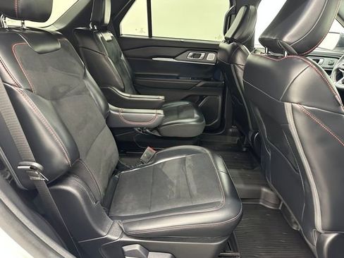 Certified 2025 Ford Explorer ST image 12