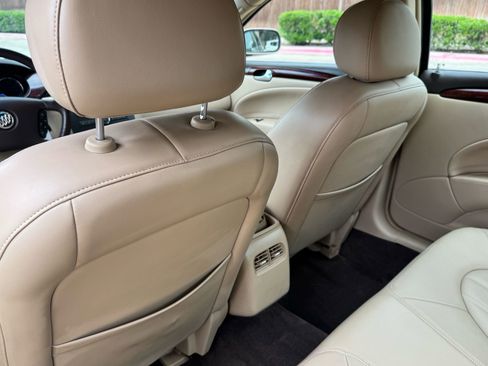 Used 2007 Buick Lucerne CXL w/ Luxury Package FWD image 27