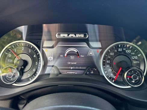 Used 2025 RAM 1500 Laramie AWD/4WD image 19