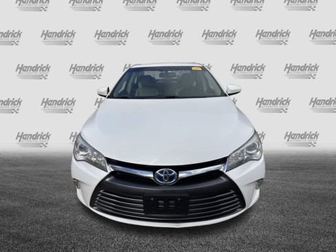 Used 2017 Toyota Camry XLE image 3