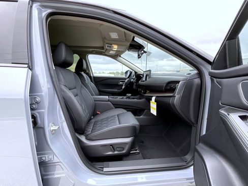 New 2026 Nissan Rogue Platinum w/ Platinum Premium Package AWD/4WD image 16