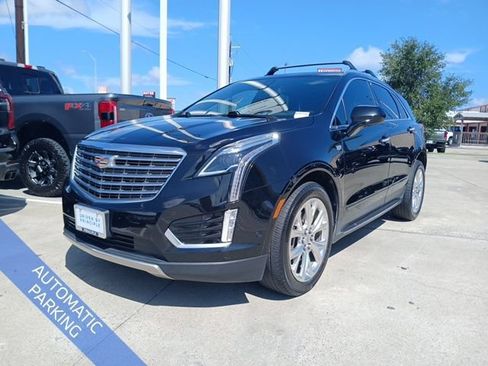 Used 2017 Cadillac XT5 Platinum w/ Driver Assist Package AWD/4WD image 3