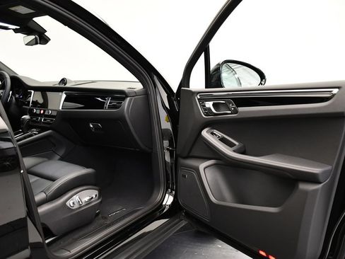 Certified 2026 Porsche Macan AWD/4WD image 50