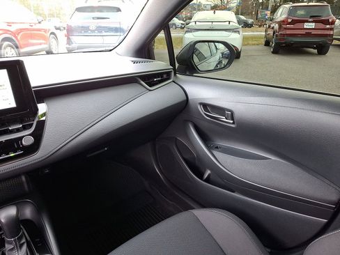 Used 2025 Toyota Corolla Premium image 11