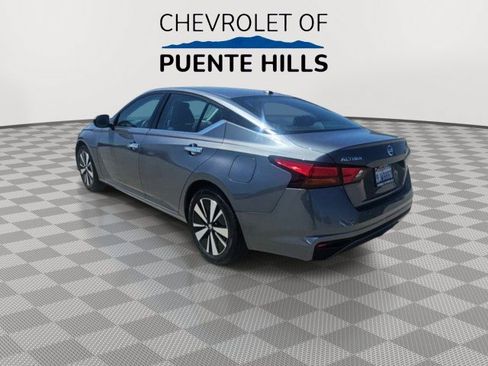 Used 2021 Nissan Altima 2.5 SV FWD image 6