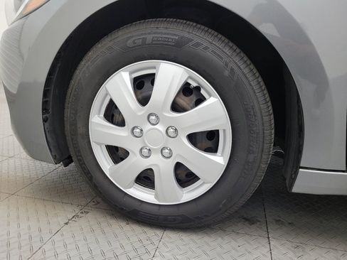 Used 2017 Hyundai Elantra SE image 31