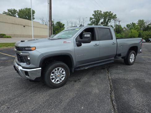 Used 2024 Chevrolet Silverado 3500 LT w/ Convenience Package AWD/4WD image 7