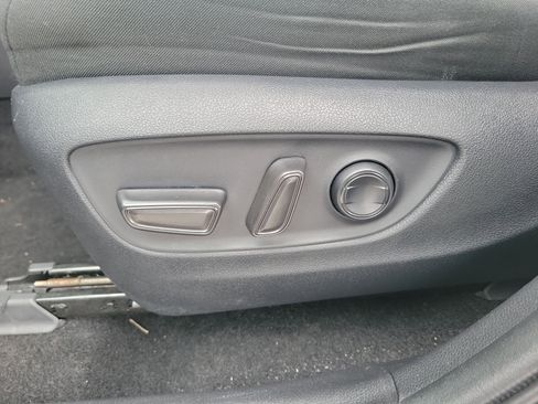 Used 2020 Toyota RAV4 XLE image 22