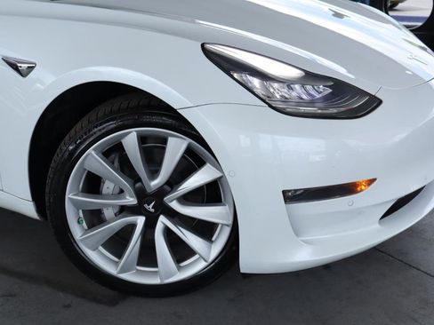 Used 2018 Tesla Model 3 Mid Range RWD image 4