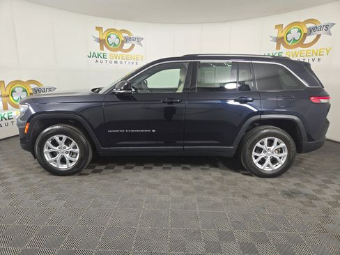 Certified 2023 Jeep Grand Cherokee Limited w/ Luxury Tech Group II AWD/4WD image 6