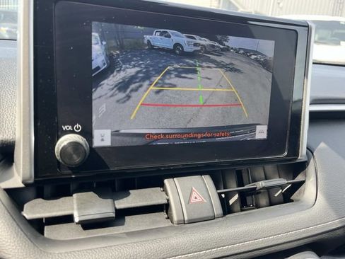 Used 2024 Toyota RAV4 XLE FWD image 78