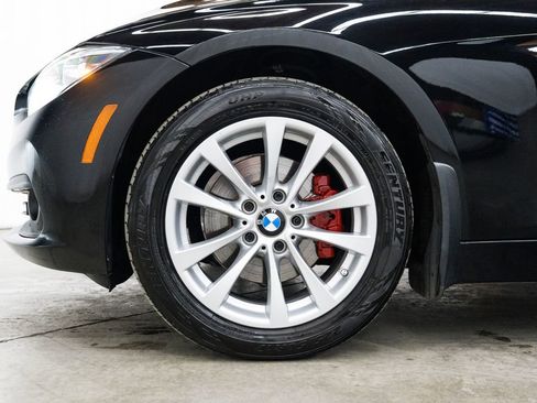 Used 2018 BMW 320i xDrive Sedan image 7