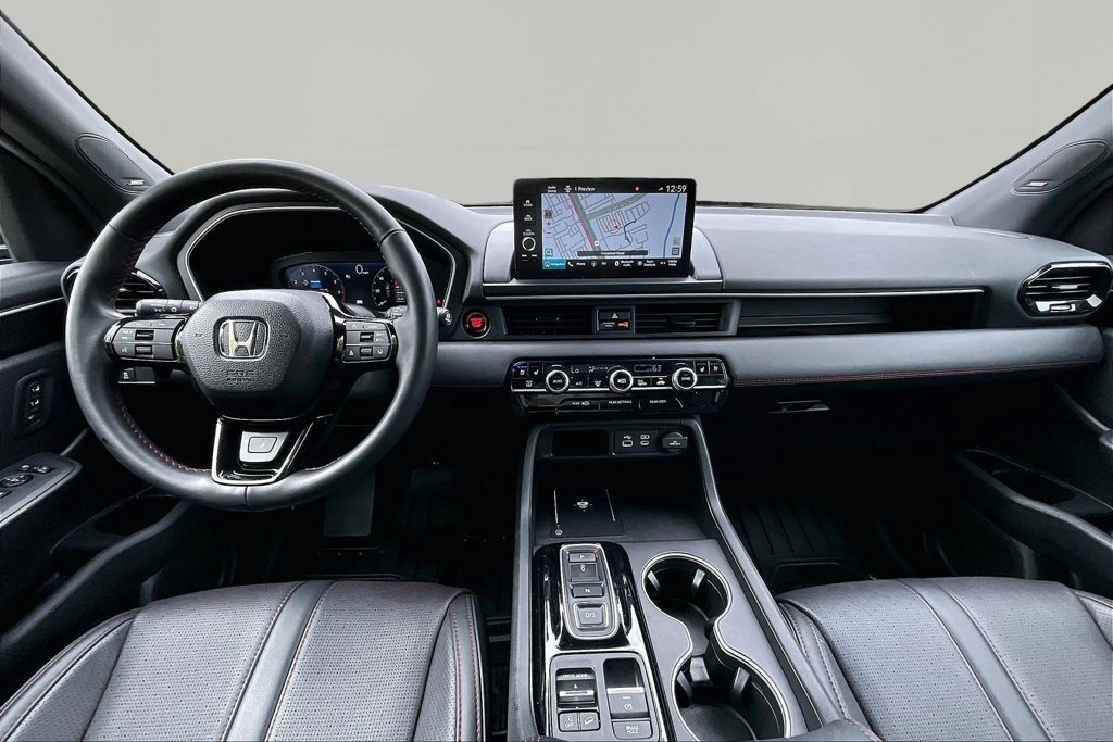 Used 2025 Honda Pilot Black Edition image 8