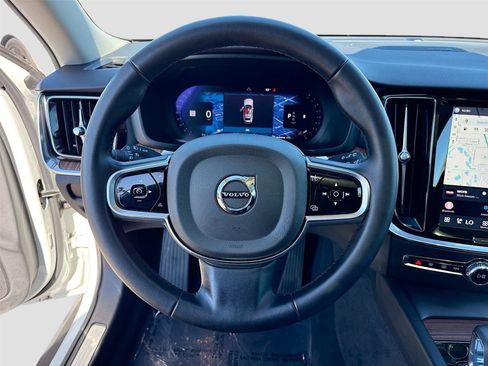 Used 2025 Volvo V60 B5 Cross Country Plus AWD/4WD image 11