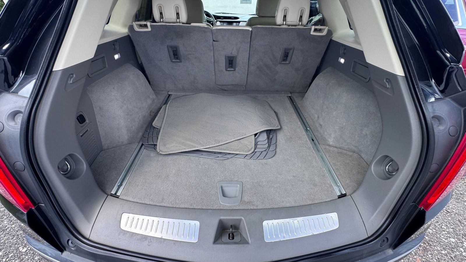 Used 2018 Cadillac XT5 Premium Luxury FWD image 8