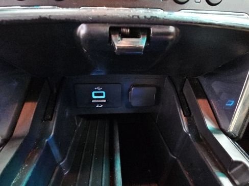 Used 2016 Ford Explorer Limited FWD image 19