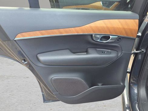 Used 2021 Volvo XC90 T6 Momentum w/ Climate Package image 14