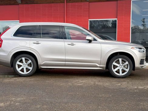 Used 2023 Volvo XC90 B5 Core AWD/4WD image 3