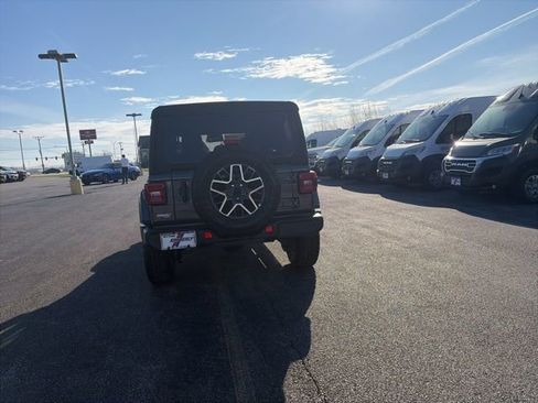New 2026 Jeep Wrangler Unlimited Sahara AWD/4WD image 4